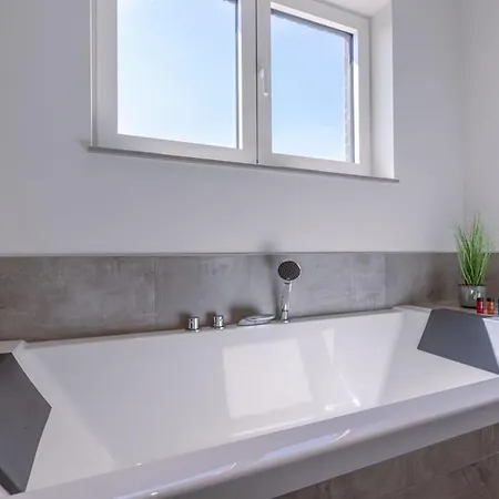 Huswell - Beautiful High Quality Duplex Apartment