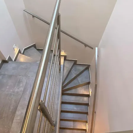 Huswell - Beautiful High Quality Duplex *